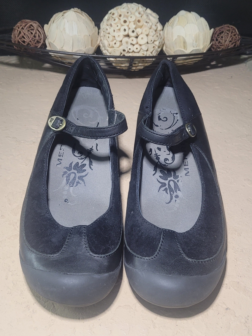 Size 9 Merrell Mary Jane Black Hiking Comfort Women Shoes